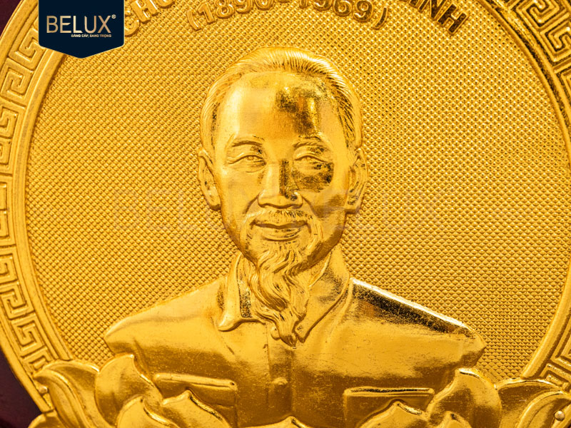 Biểu trưng Bác Hồ mạ vàng 24k cao 25cm